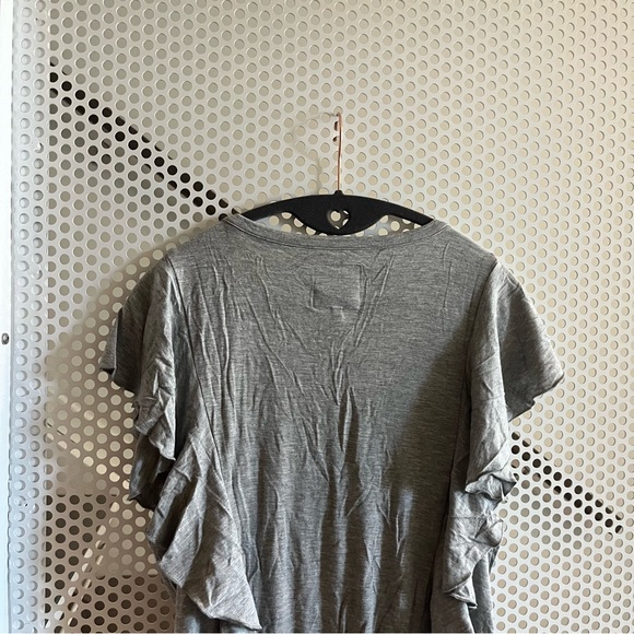 Chaser Flutter Sleeve Soft Peplum Style Top Size Medium in Grey NWT - Picture 8 of 8